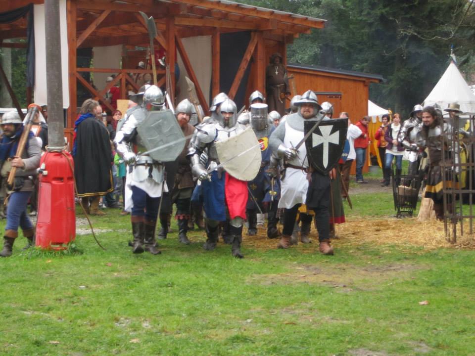 Bitva na Zdíkově - zahájení postupu (já vlevo se železným štítem s křížem)